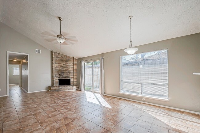 Building Photo - 5105 Beaver Hollow Dr