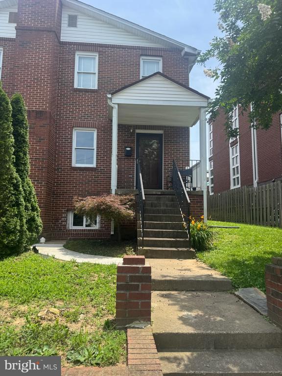 Primary Photo - 107 E Reed Ave