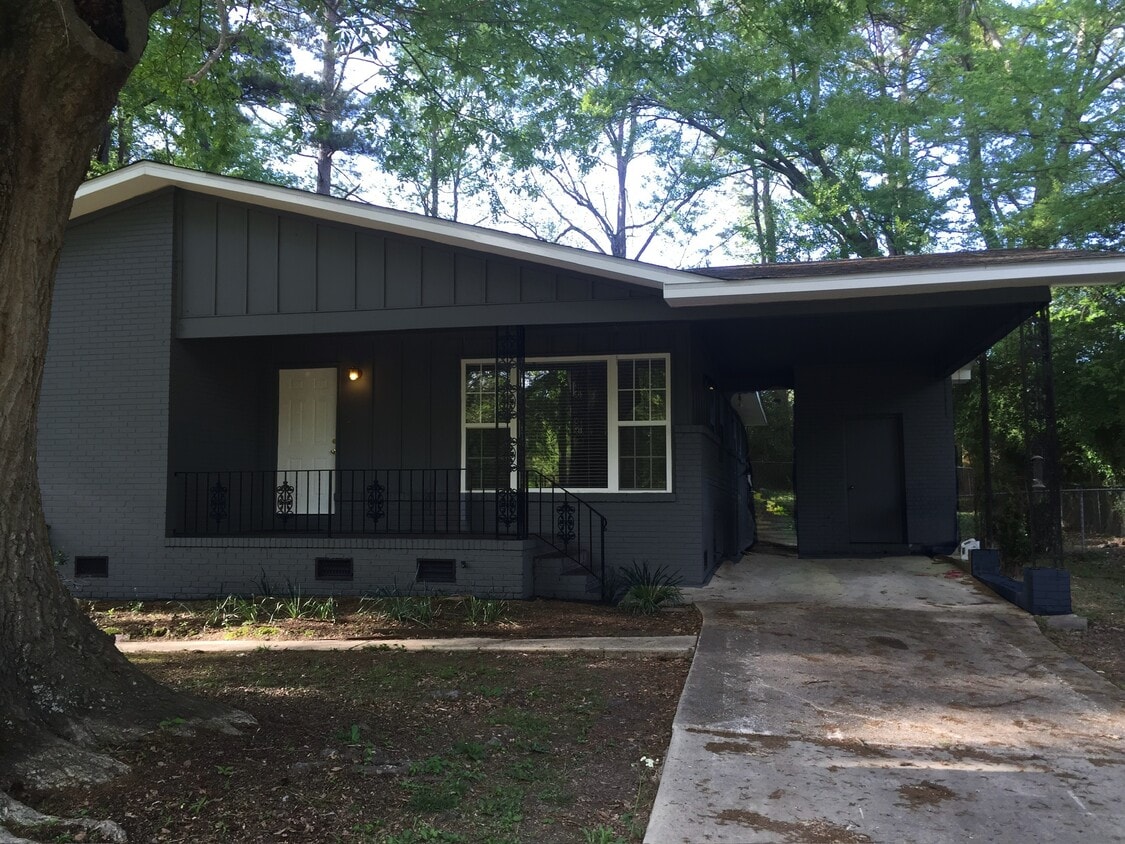 Primary Photo - 3044 Green Valley Rd