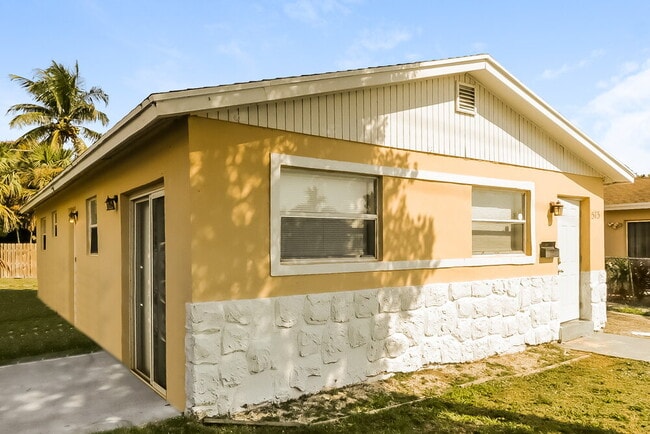 Foto del edificio - 513 SW 10th St