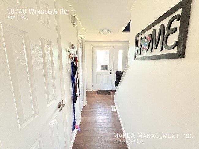 Photo du bâtiment - Welcome to 10704 Winslow Rd