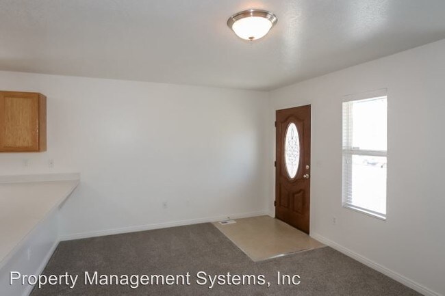 Building Photo - 164 N 600 W