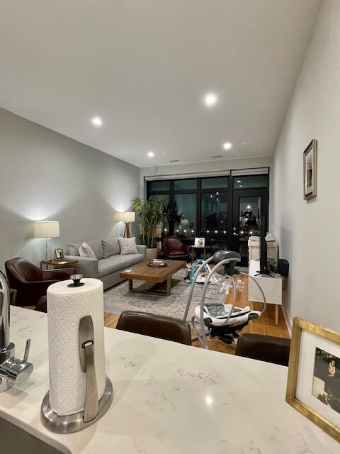 Foto del edificio - 4555 N Ravenswood Ave