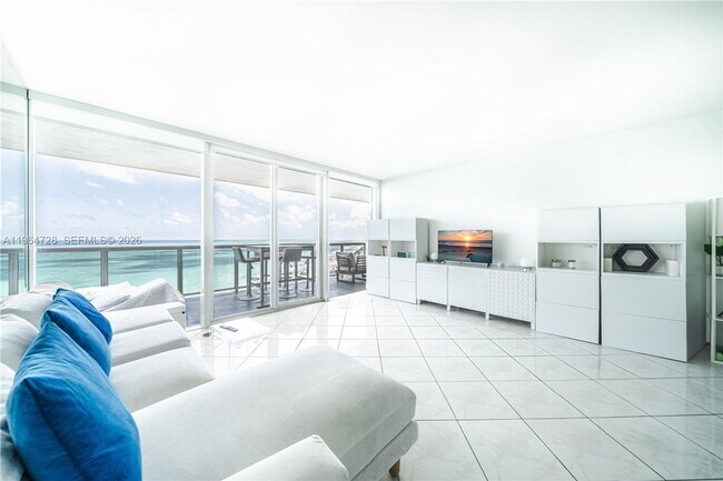 Foto del edificio - 6301 Collins Ave