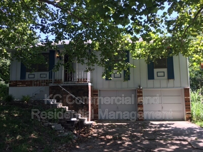 1608 NW Amesbury Ct, Blue Springs, MO 64015 House for Rent in Blue Springs, MO