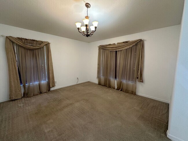 Building Photo - 4 Bedroom, 3 Bath, 3 Car Garage on 1 Acre ...