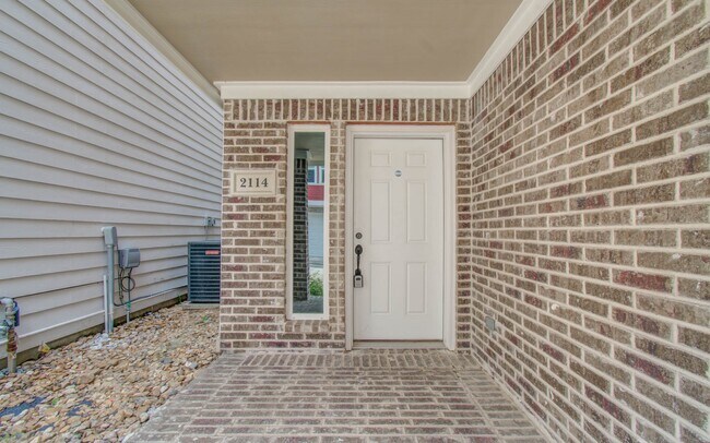 Foto del edificio - 2114 Oatfield Dr