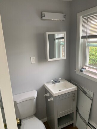 Building Photo - 15 Fairfax Ave