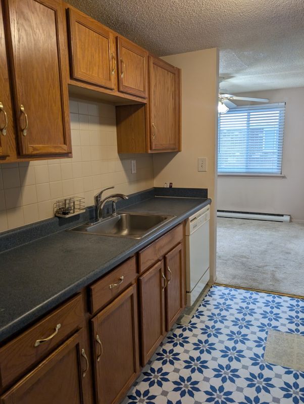 Foto del edificio - 6301 Robinson Rd