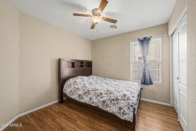 Building Photo - 642 W Mesquite Tree Ln