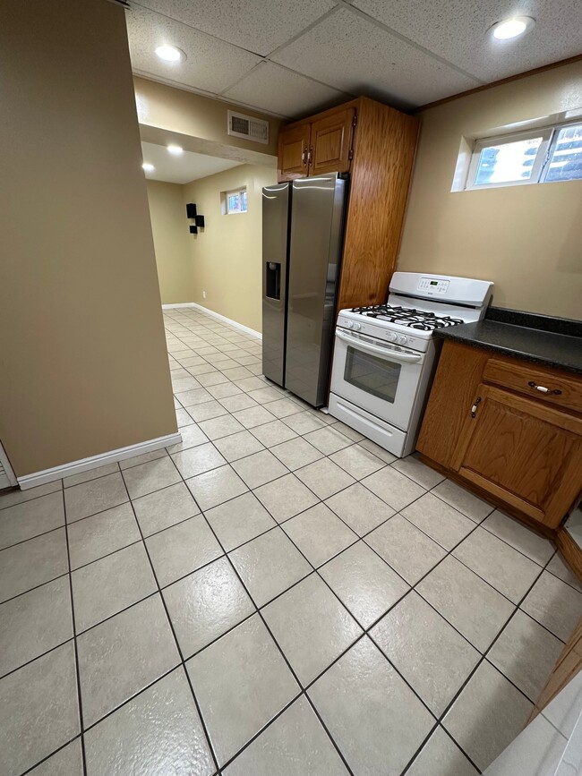 Building Photo - 9902 E Sego Lily Dr