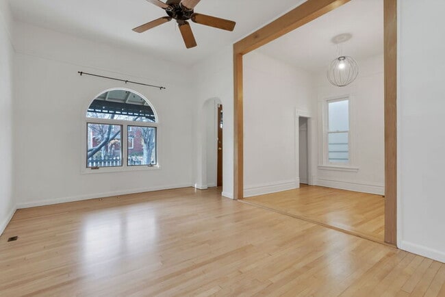 Building Photo - 126 Fox St