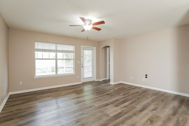 Foto del edificio - 3899 Pebble Brooke Circle South