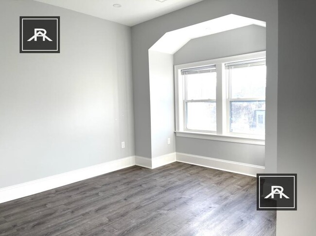 Foto del edificio - 4 bedroom in Brighton MA 02135
