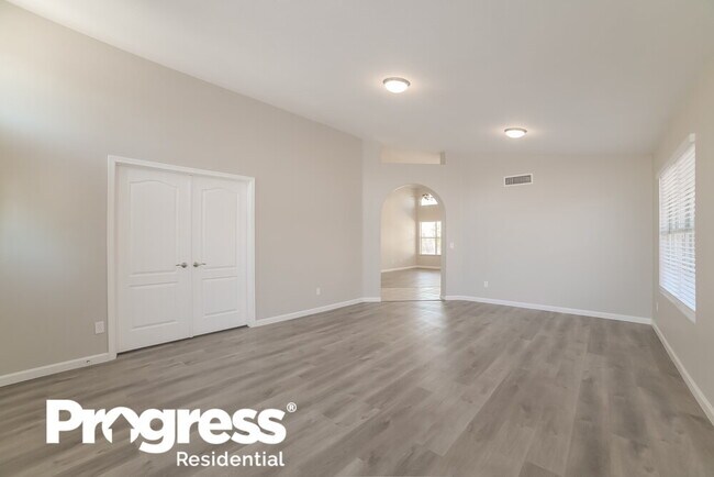 Building Photo - 9542 W Potter Dr