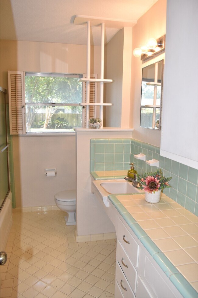 Foto del edificio - 5911 Hornwood Dr