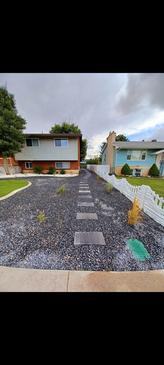 Building Photo - 2285 W 5950 S