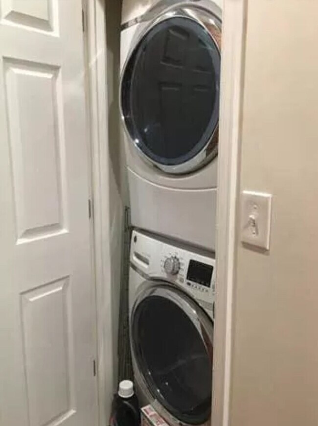 Building Photo - 3566 11th St NW