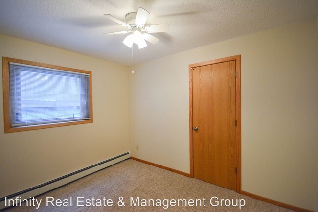 Foto del edificio - 3828 18th Ave NW
