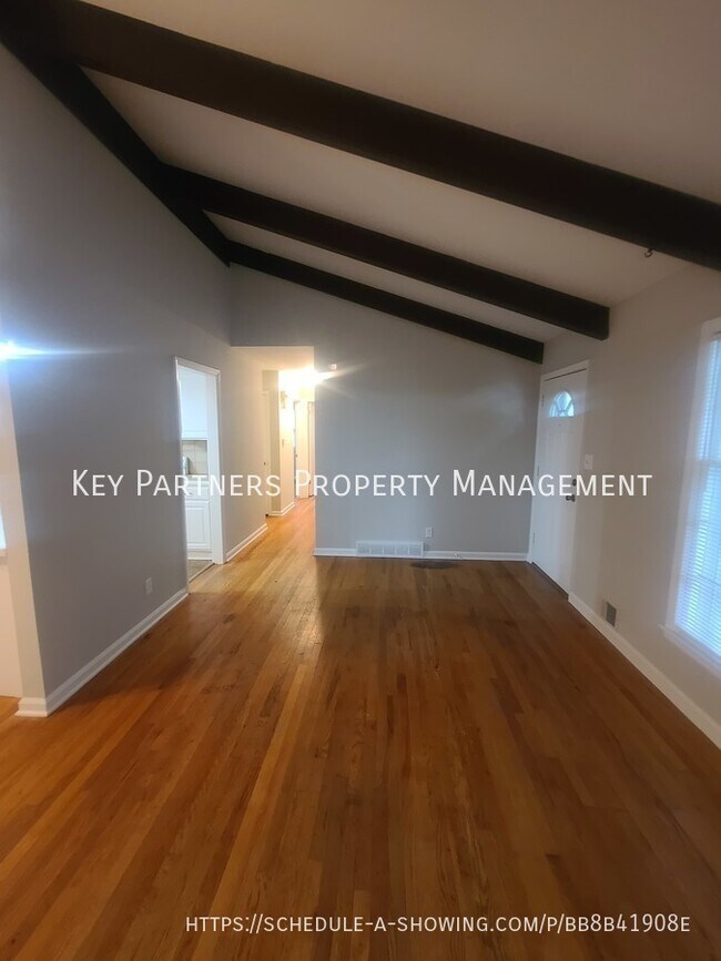 Building Photo - 7115 Larsen-