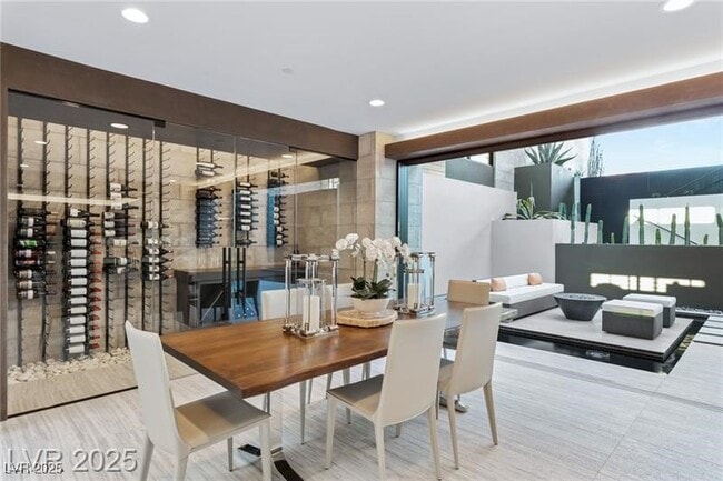 Building Photo - 4 Soaring Bird Ct