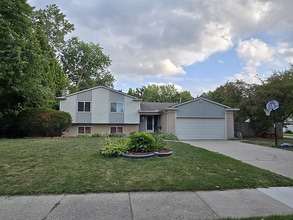 Building Photo - 2310 Cumberland Dr