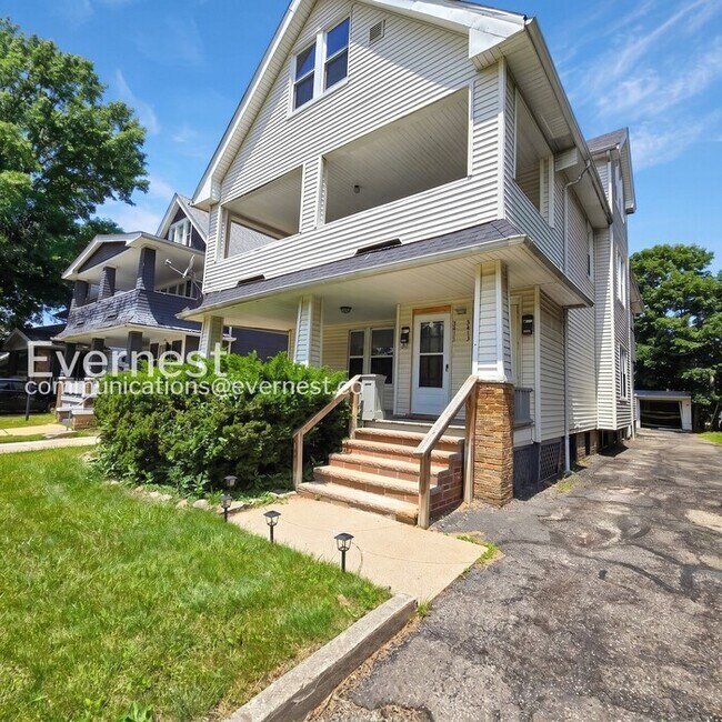 Building Photo - 3411 Beechwood Ave