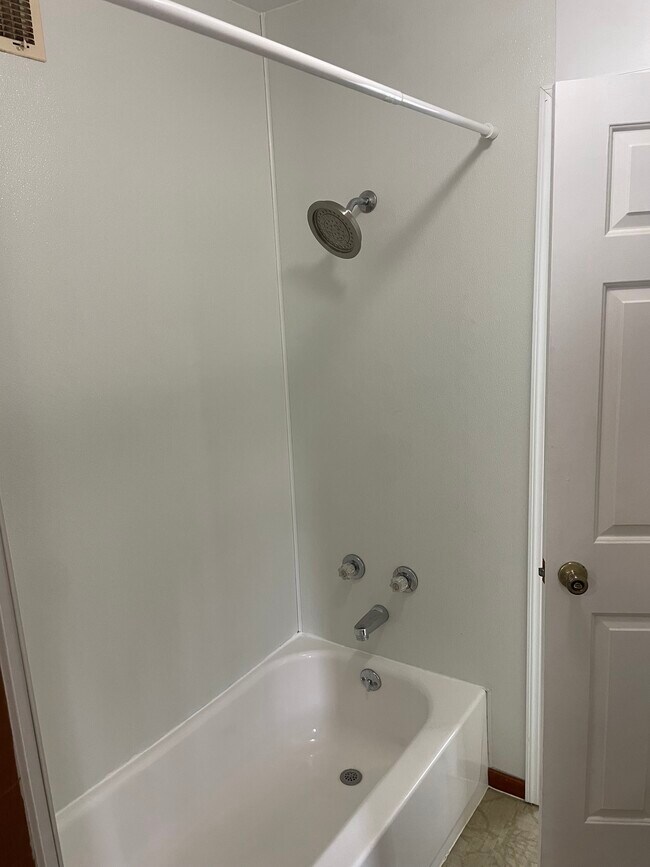 Ducha/bañera - 339 3rd St