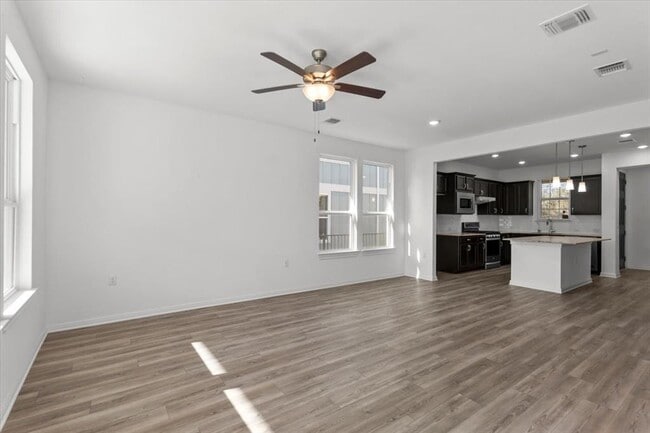 Building Photo - 813 Saratoga Ln