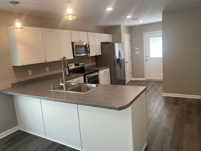 Foto del edificio - Adorable 4bed/2bath built in 2021
