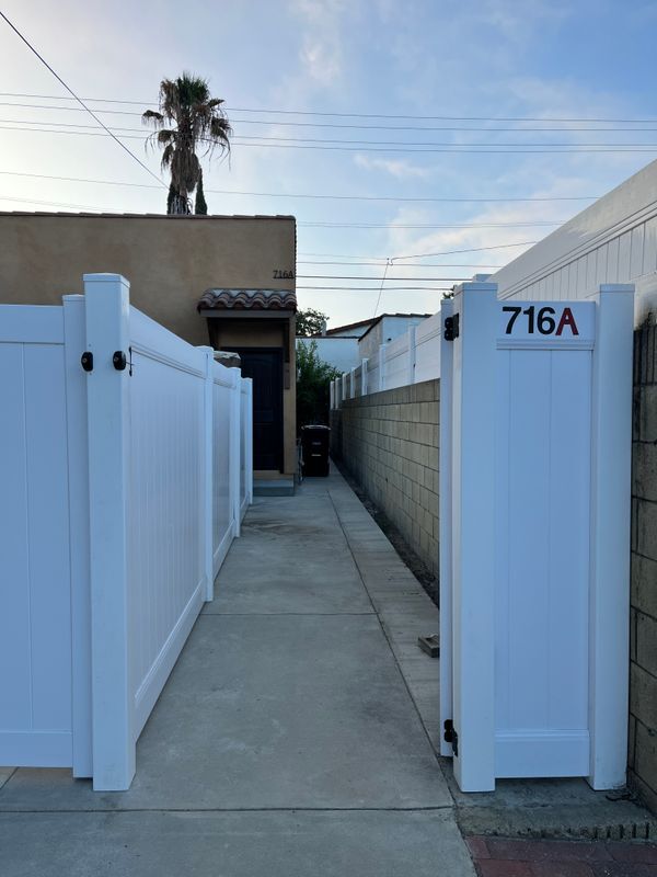 Building Photo - 716 Portola Ave