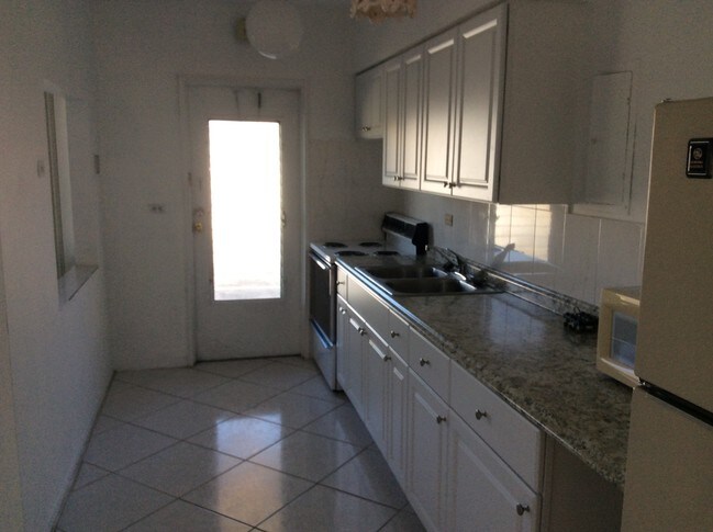 Foto del edificio - 71 76th NW St