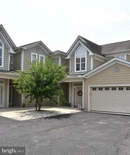 Building Photo - 121 Barksdale Ct