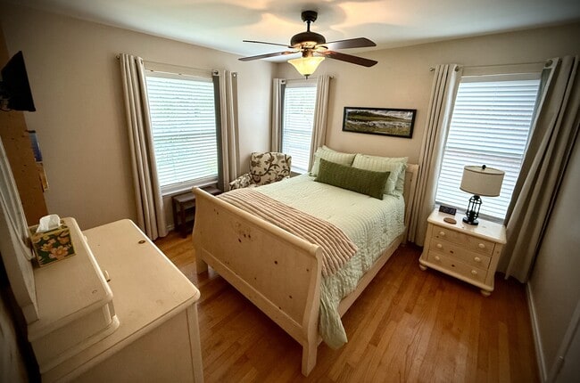 Building Photo - 10325 Newcombe Dr