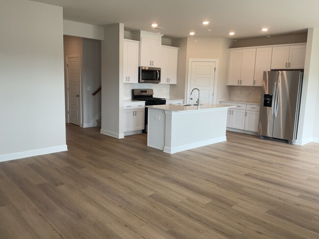 Foto del edificio - 794 Treeline Rd