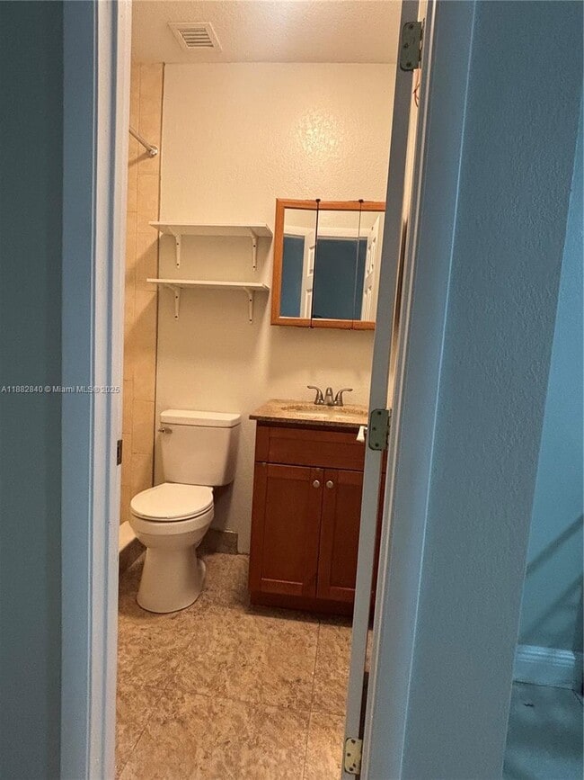 Foto del edificio - 7441 NW 36th St