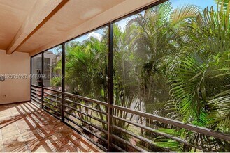 Building Photo - 4000 N Hills Dr