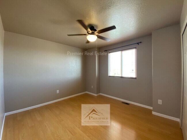 Foto del edificio - 865 Winebrook Way