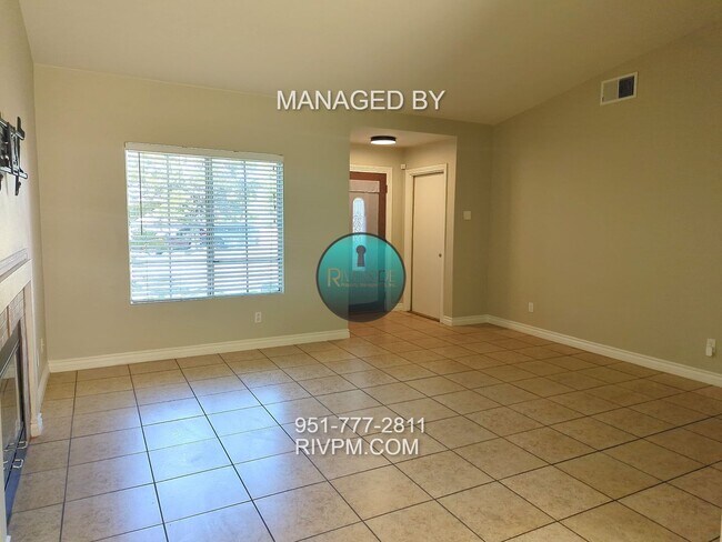 Foto del edificio - Cul-de-sac home on a large lot in Moreno V...