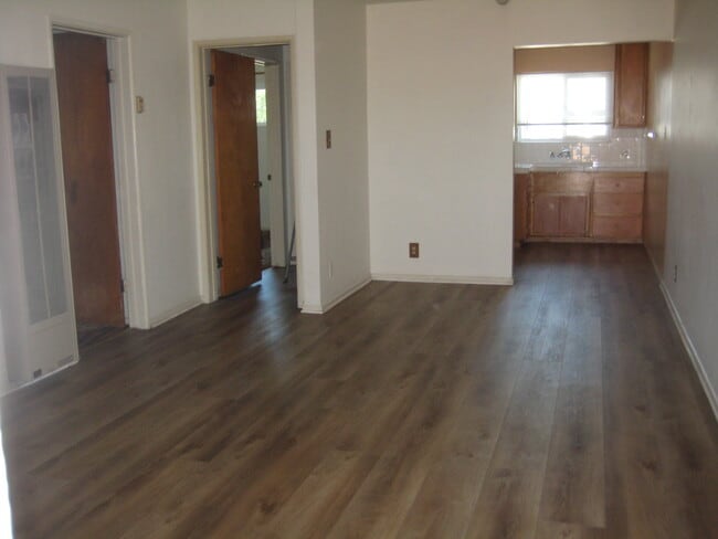 Building Photo - 467 S Downey Rd