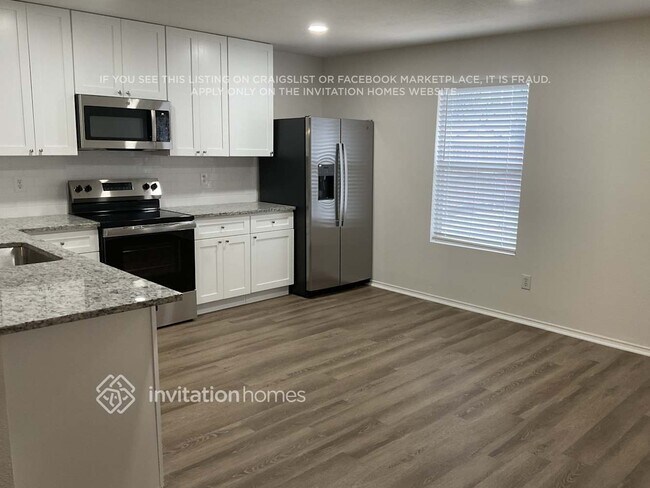 Foto del edificio - 8409 Clear River Ln