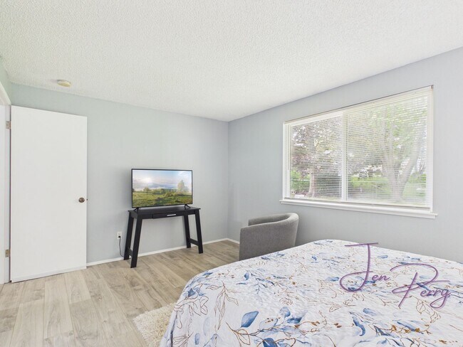 Foto del edificio - 3 Bedroom near Vista Middle School Ferndale