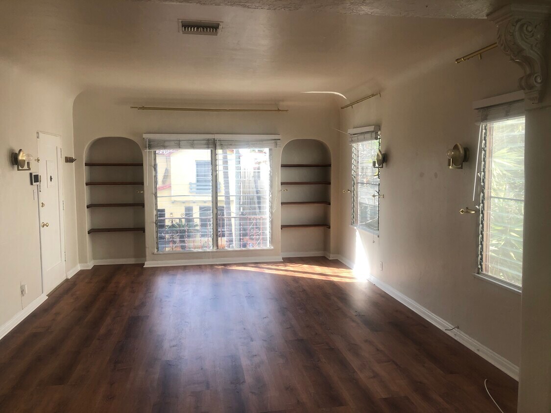 352 N Genesee Ave Unit 5, Los Angeles, CA 90036 Apartments in Los