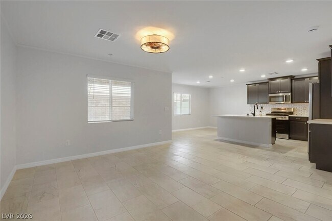 Foto del edificio - 9493 Sky Pointe Dr