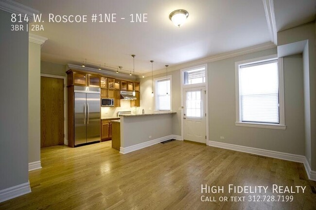Photo - 814 W Roscoe St Townhome