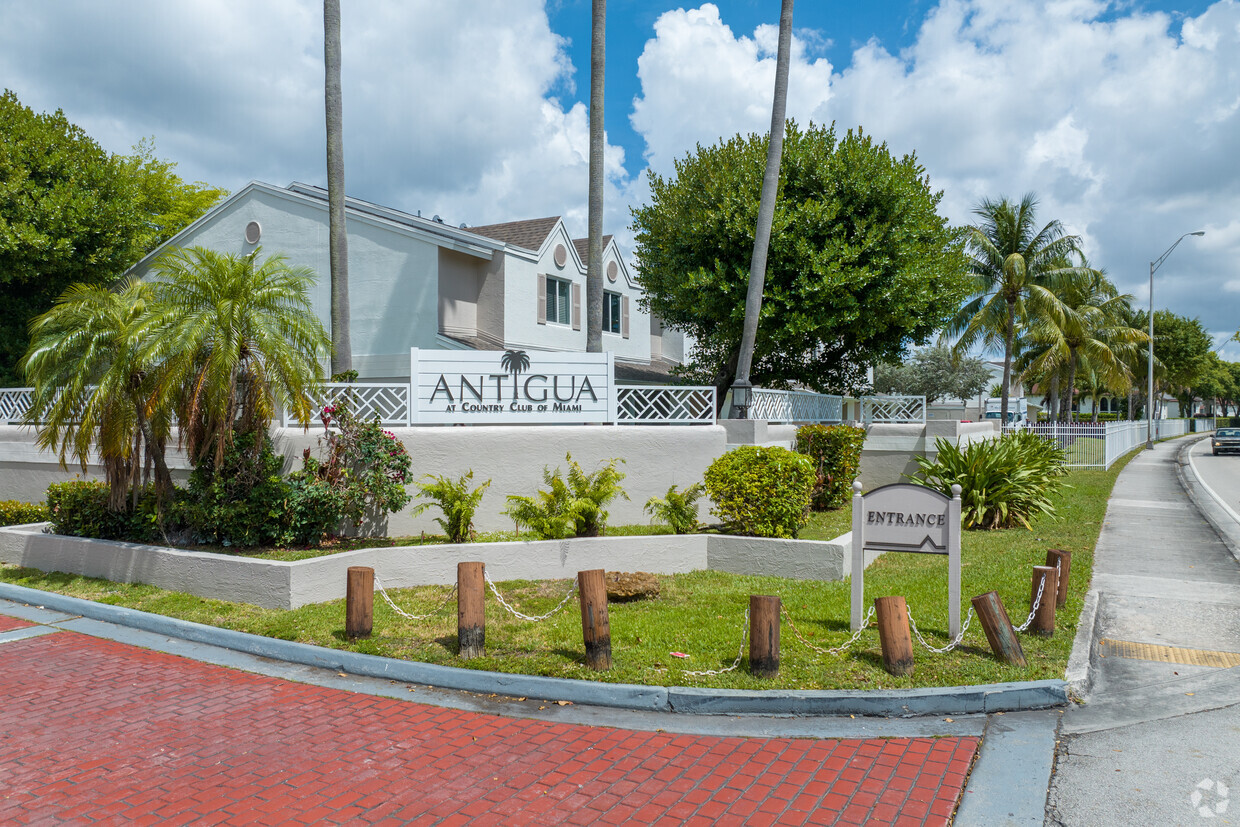 Primary Photo - Antigua at Country Club of Miami