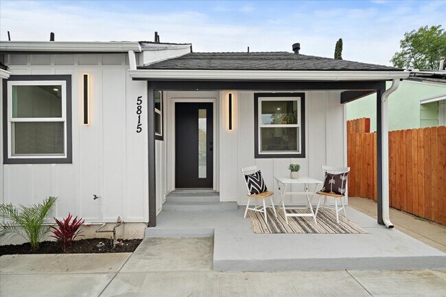 Foto del edificio - 5815 Saloma Ave