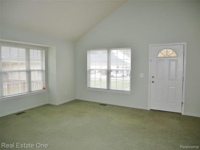 Building Photo - 5499 Seabreeze Ln