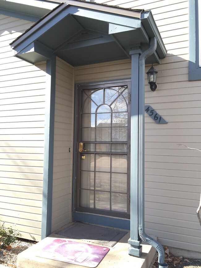 Foto del edificio - 4561 S Buckley Way