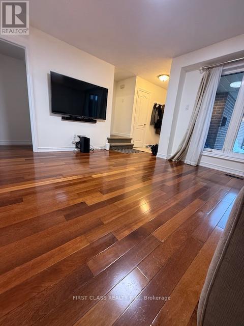 Building Photo - 28 Moorehouse Dr